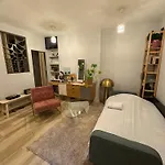 Beautiful 2-Room Apartment In Paris\'S Batignolles District
