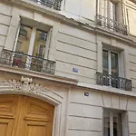 Beautiful 2-Room Apartment In Paris\'S Batignolles District