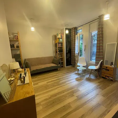 Beautiful 2-room In Paris's Batignolles District